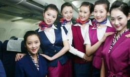 辞职空姐爆料视频播放,视频播放引发行业热议